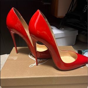 Christian Louboutin So Kate pumps